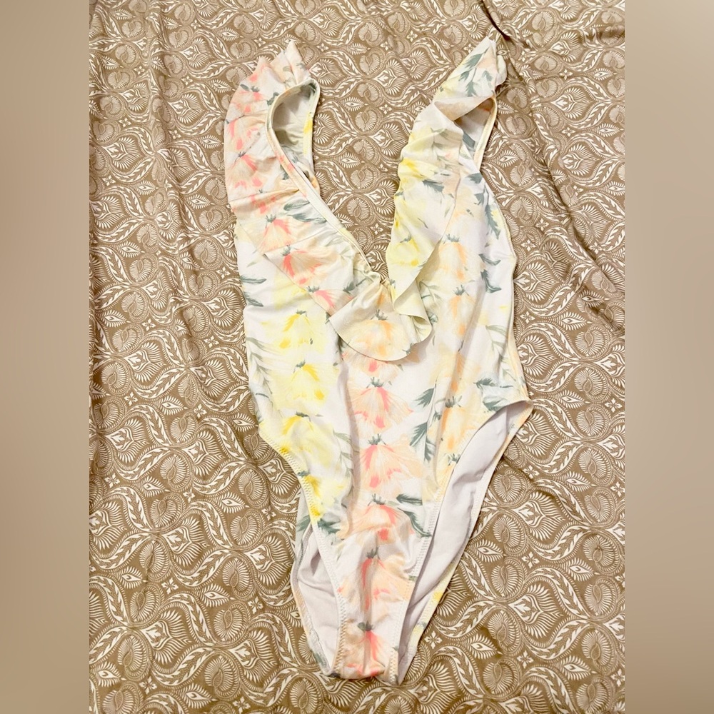 Victoria secret XS  one peice bathing suit 🥰🥰